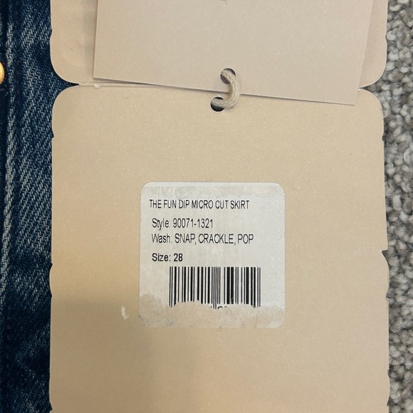 MOTHER Snacks The Fun Dip Micro cut Denim Skirt New with tags! - Picture 5 of 6